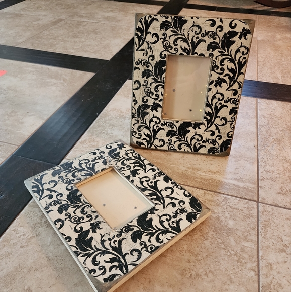 2-Pier 1 Black & White Frames 12"x10". Actual picture space size 4"x6" - Picture 2 of 7